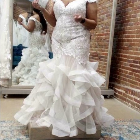 Allure Bridals Dresses & Skirts - Allure Bridal Wedding Dress